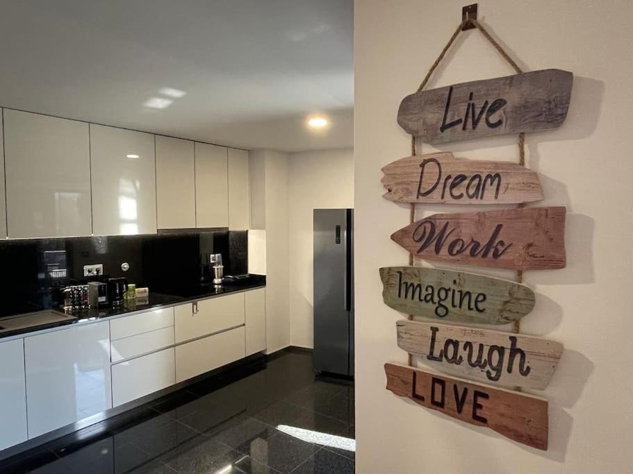 Magic Home, Everything You Need. Φουνκάλ Εξωτερικό φωτογραφία